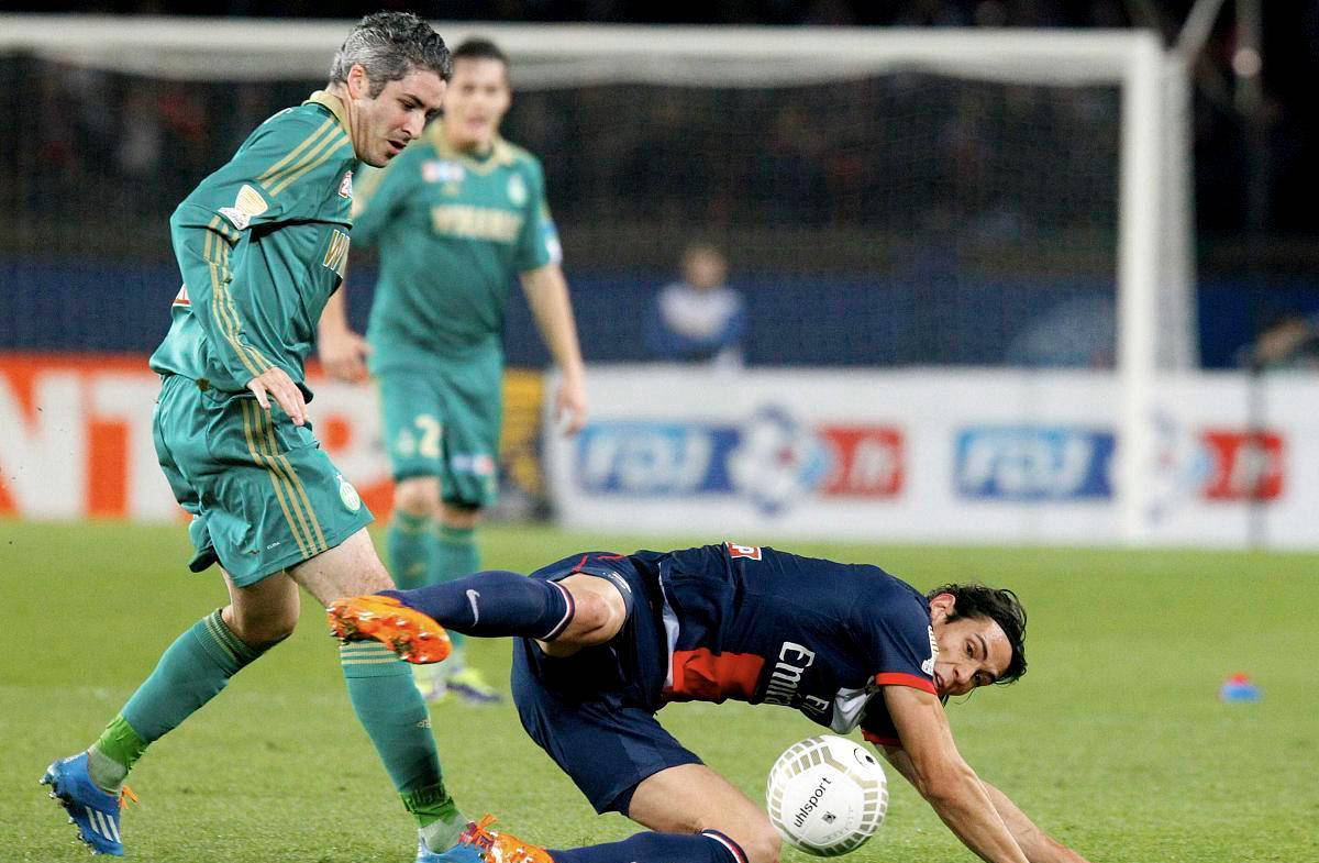 巴黎圣日耳曼后防失误频发，客场遭遇逆转(巴黎圣日耳曼首轮)