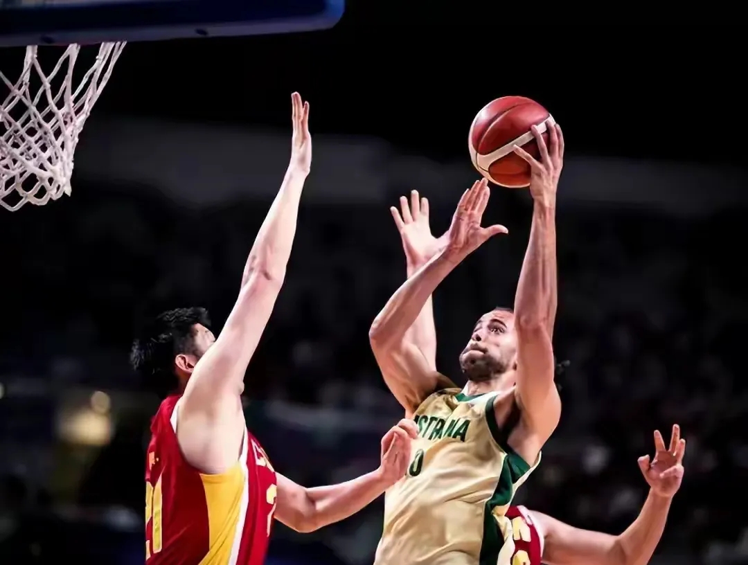 一场激动人心的篮球比赛席卷全球舆论的简单介绍